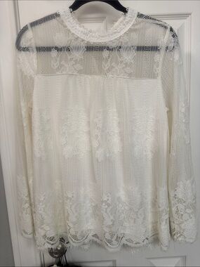 Delicate Ivory Lace Long-Sleeve Blouse